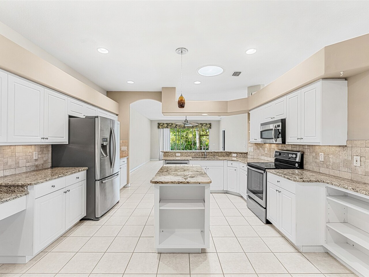 1233 Honeybee Lane