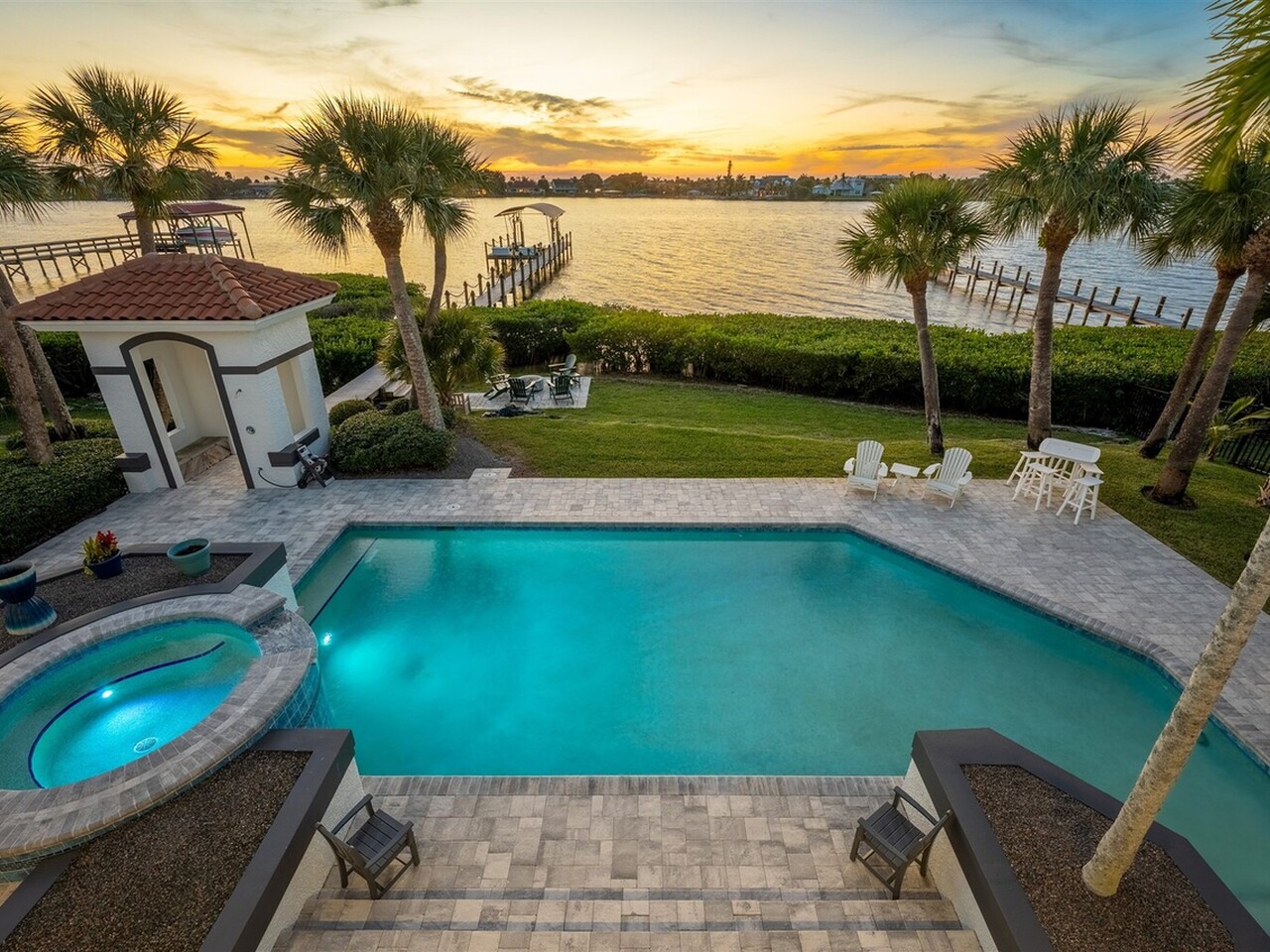 125 Lansing Island Dr.