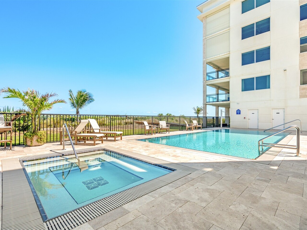 1625 N Highway A1A 202
