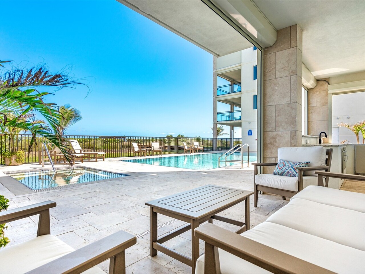 1625 N Highway A1A 202
