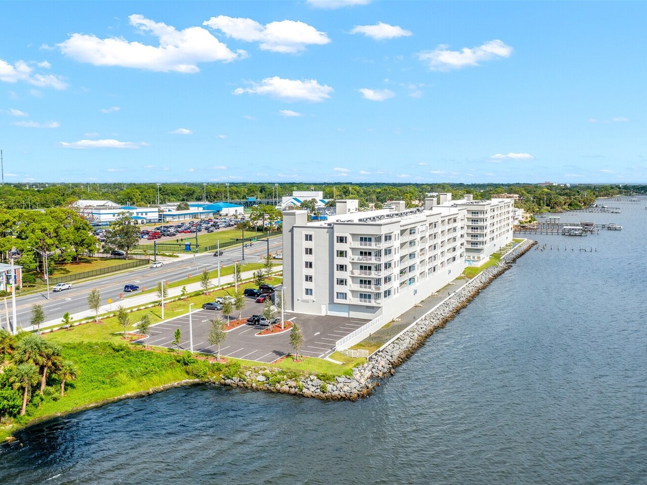 1805 Riverside Dr. 401N