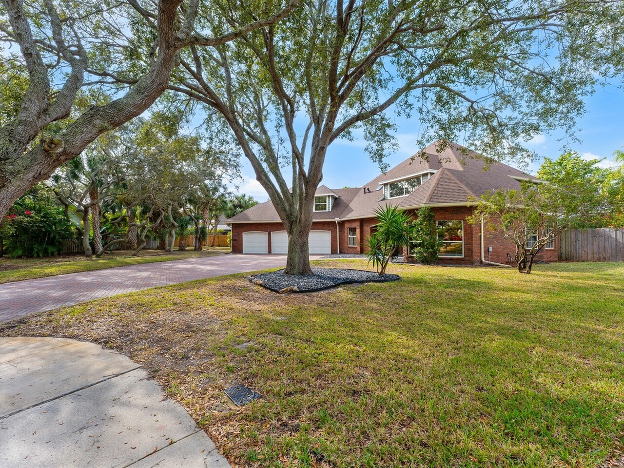 193 Peregrine Drive