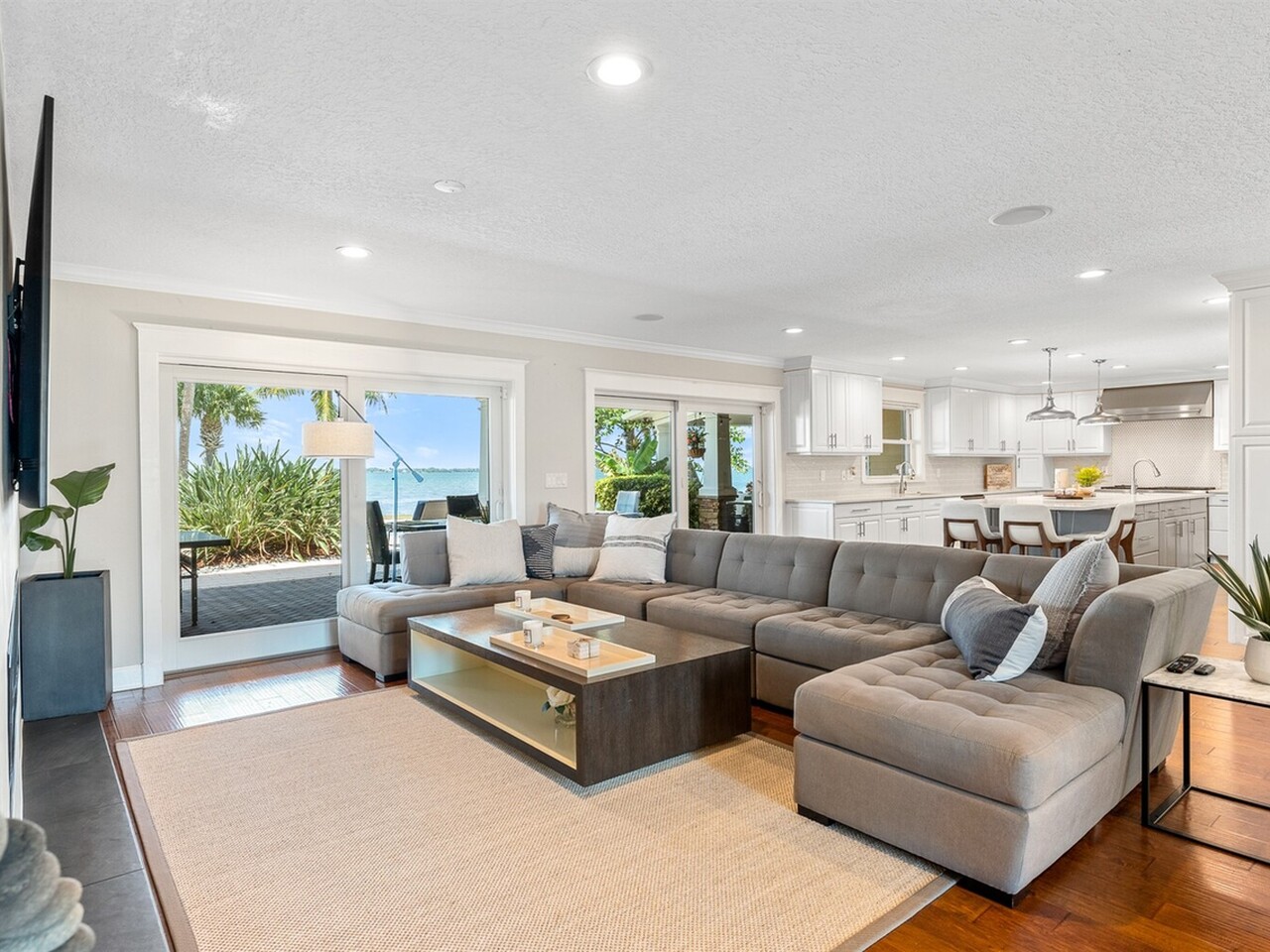 437 River View Lane
