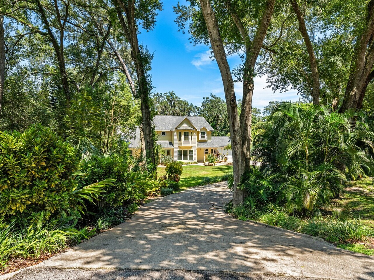 54 Ridge Court