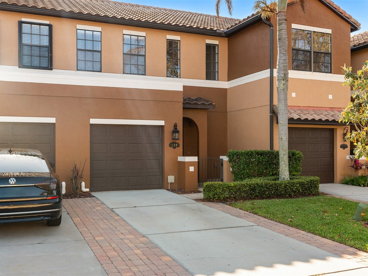737 Ventura Drive