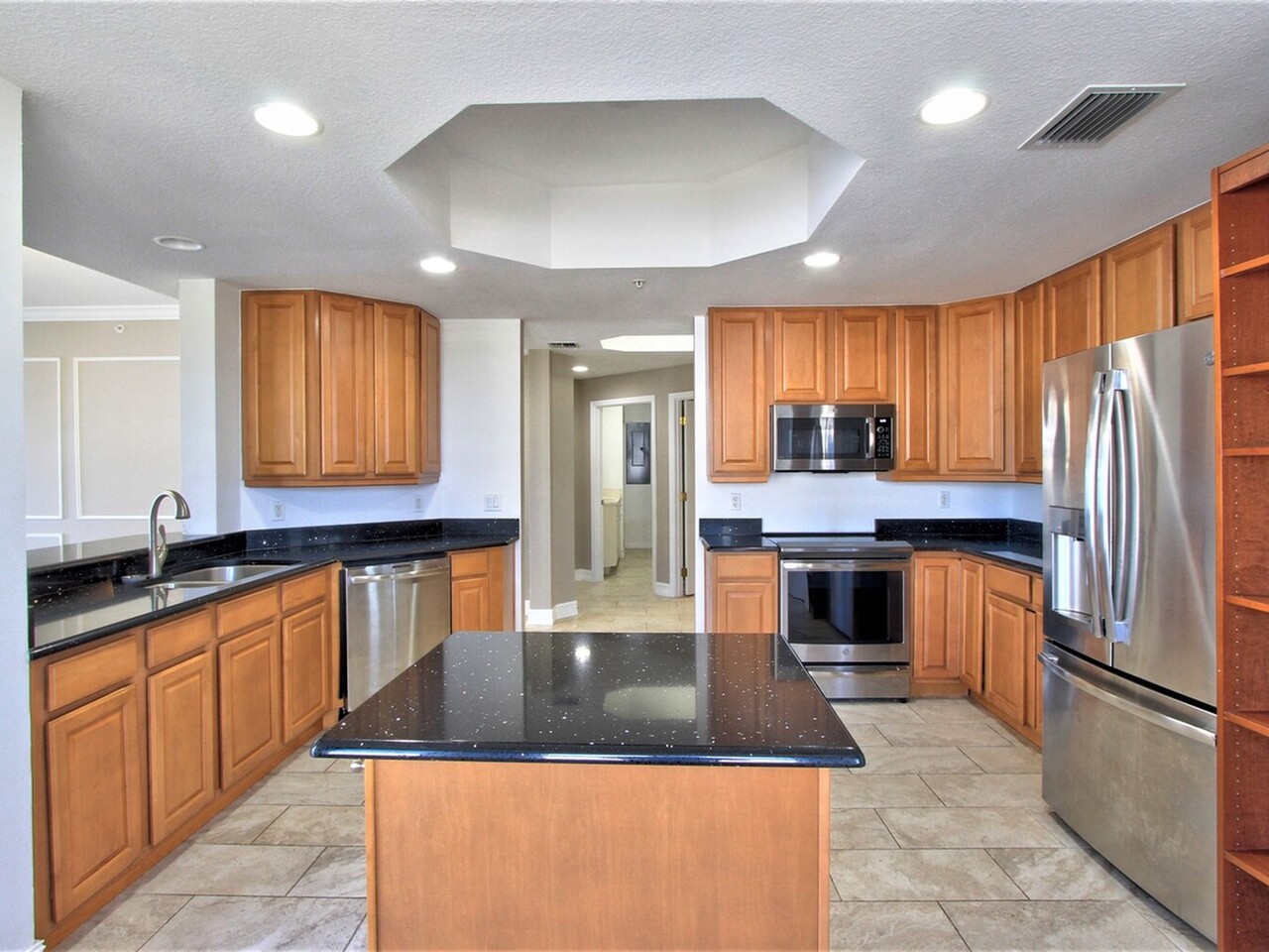 93 Delannoy Ave. #801