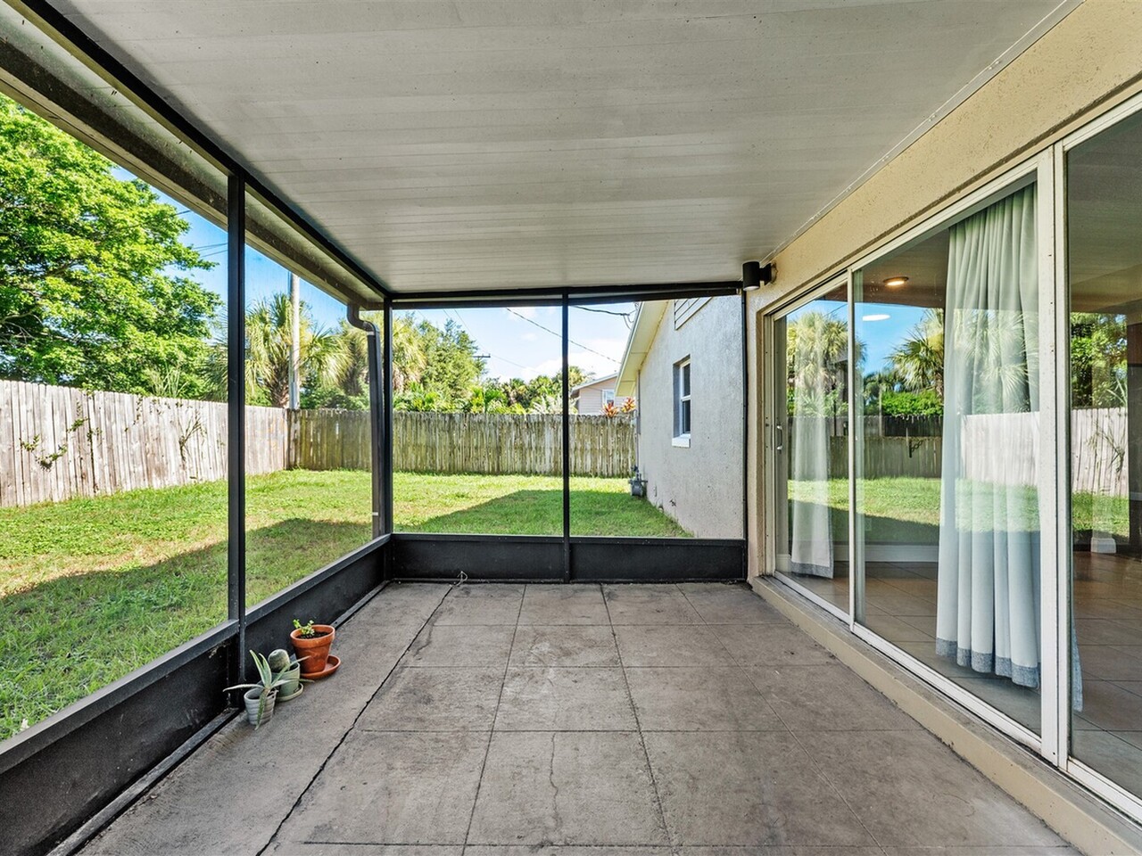 940 Bowing Lane