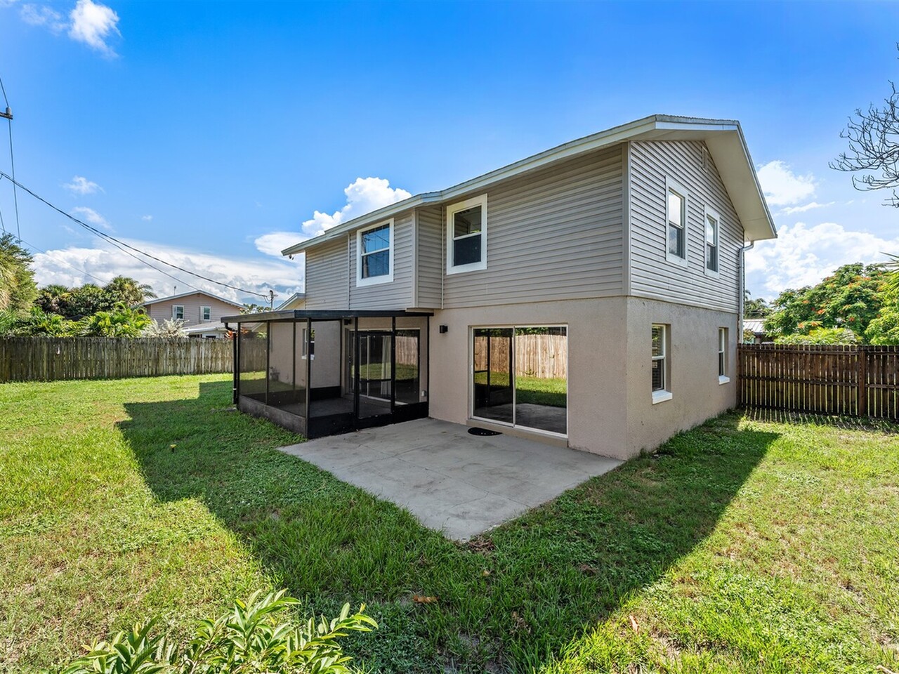 940 Bowing Lane