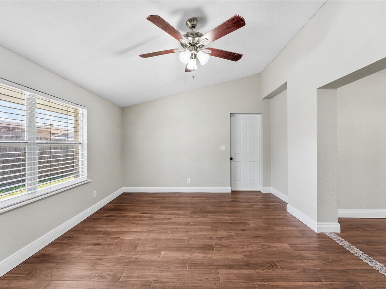 940 Bowing Lane
