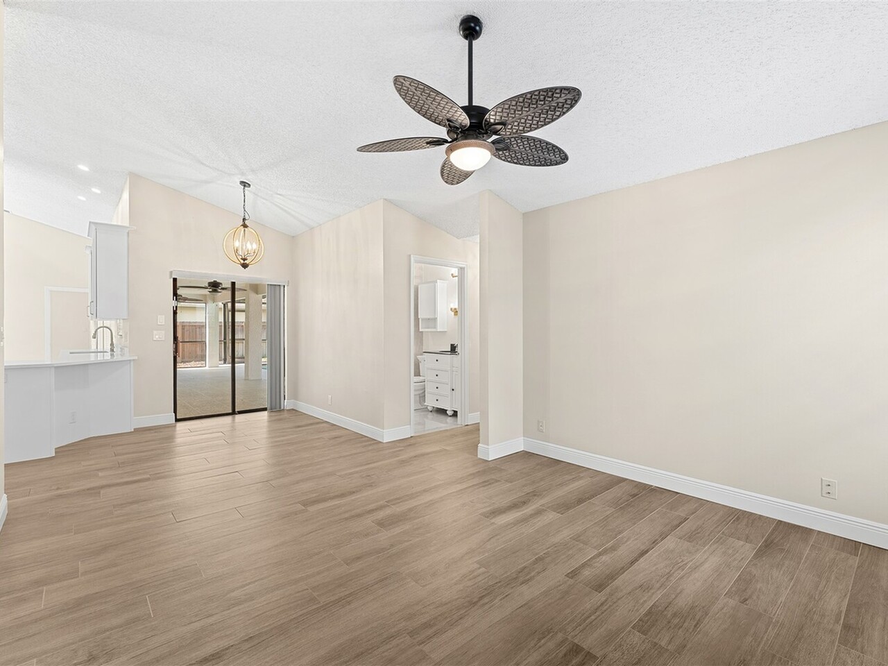 967 Pelican Lane