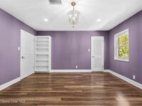 517 N River Oaks Drive